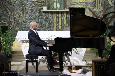 Marijan Đuzel (piano)