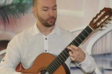 Željko Mandarić (guitar)